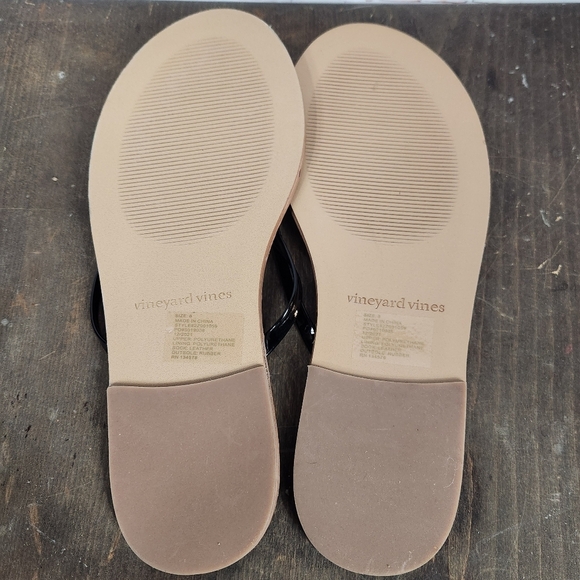 VINEYARD VINES Skinny Strap Patent Leather Flip Flops (8) - Picture 5 of 6